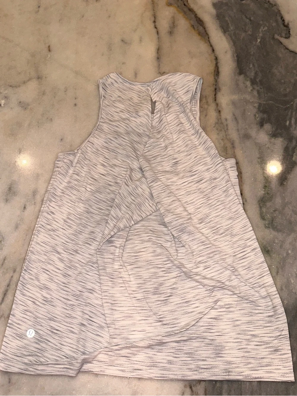 lululemon athletica lightweight sleeveless